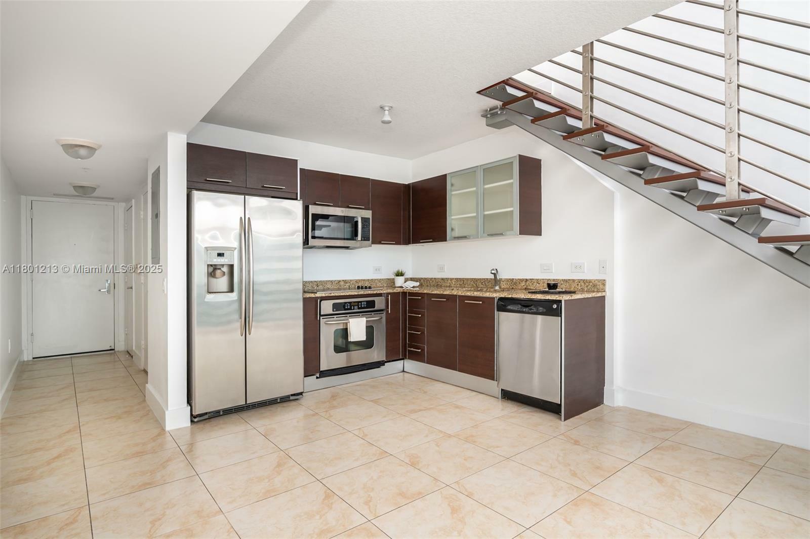 Property Photo: 41 SE 5th St 1815 FL 33131