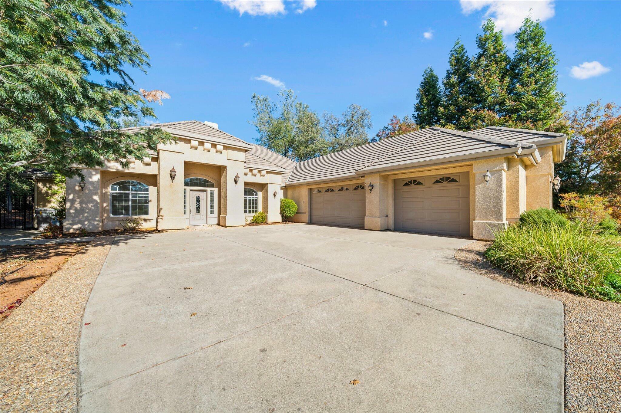 Property Photo: 19458 Palermo Court CA 96003