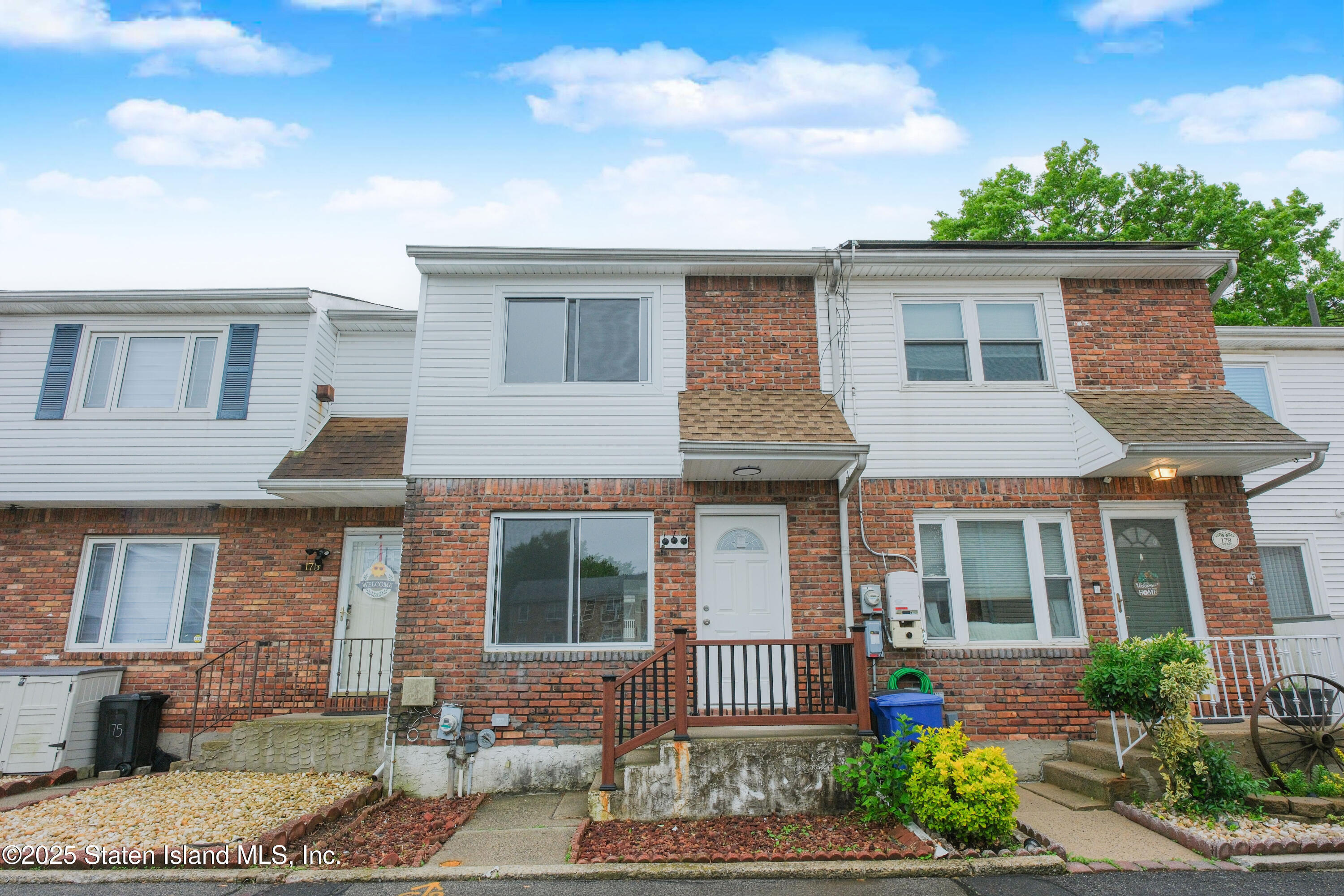 Property Photo:  177 Freedom Avenue  NY 10314 