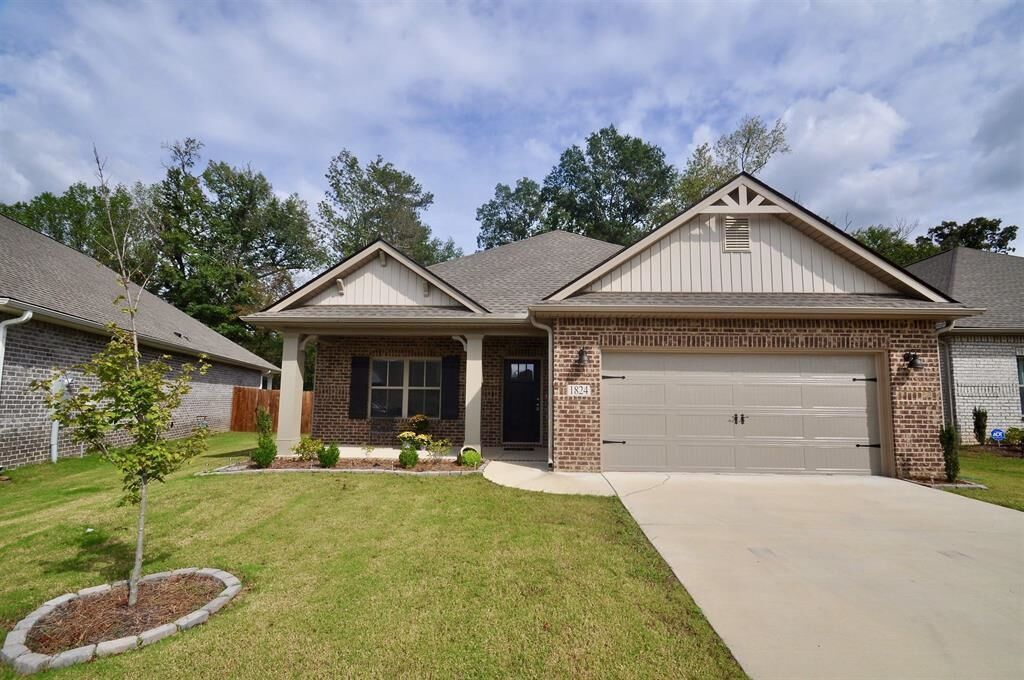Property Photo: 1824 Anise Cir SE AL 35055 - CULLMAN