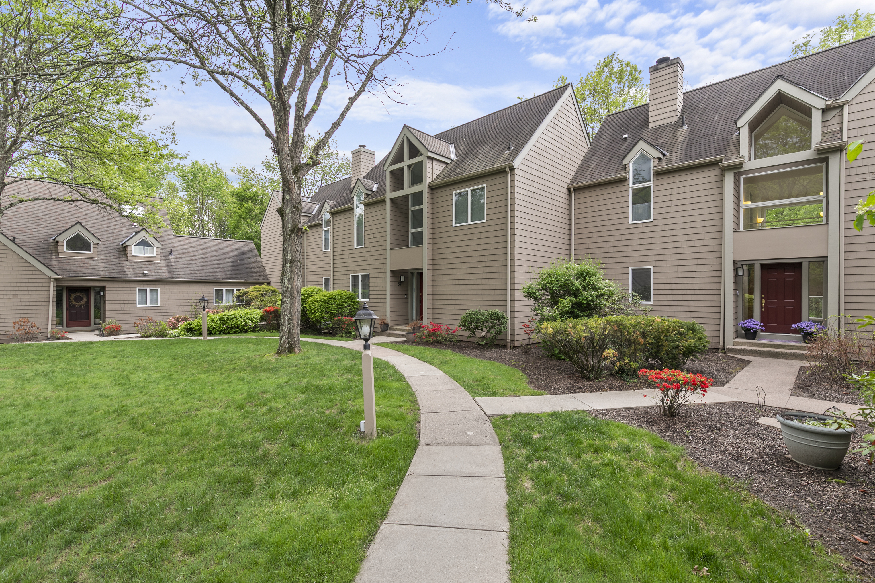 Property Photo: 35 Timberwood Road 35 CT 06117