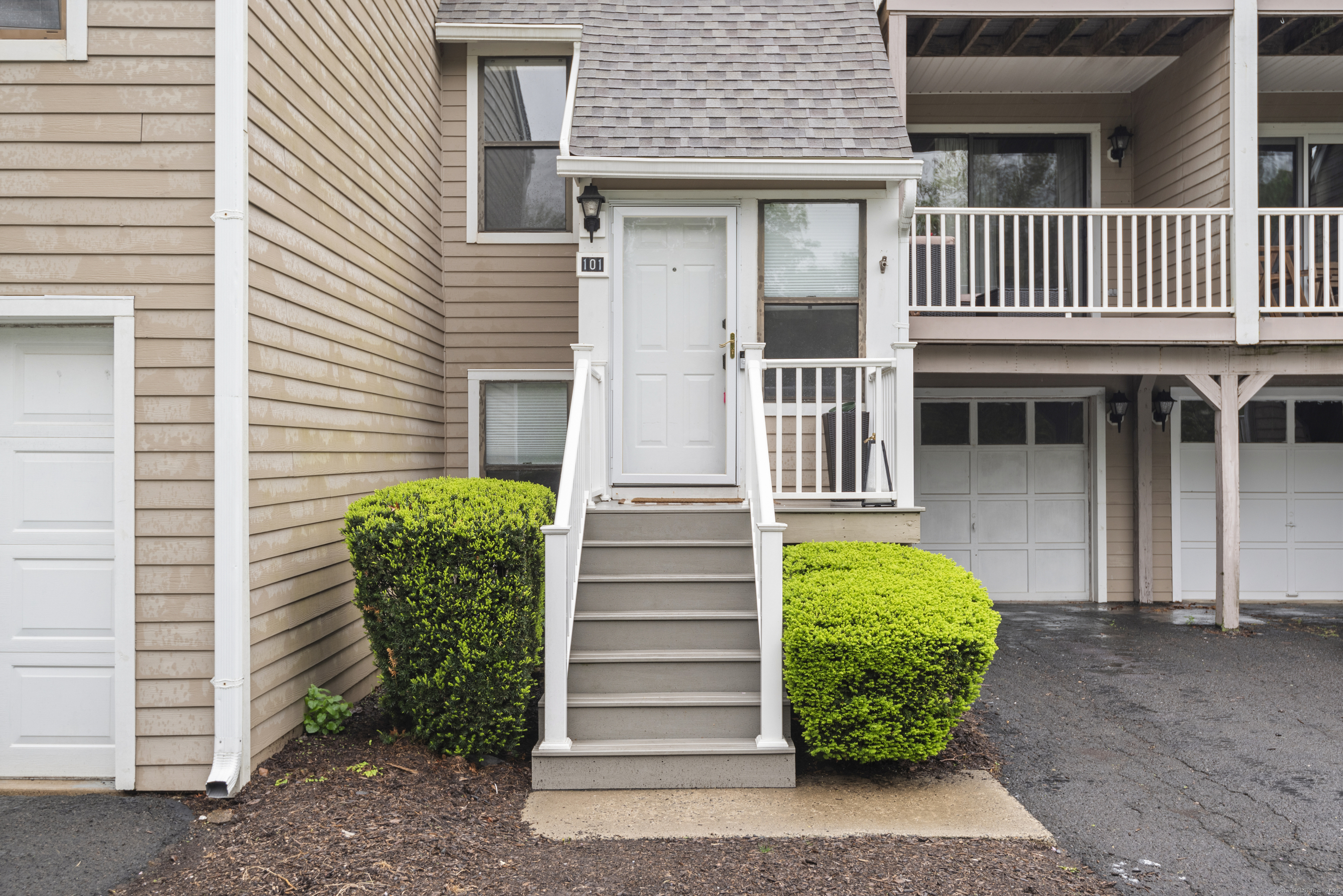 Property Photo:  101 Peddlars Drive 101  CT 06405 