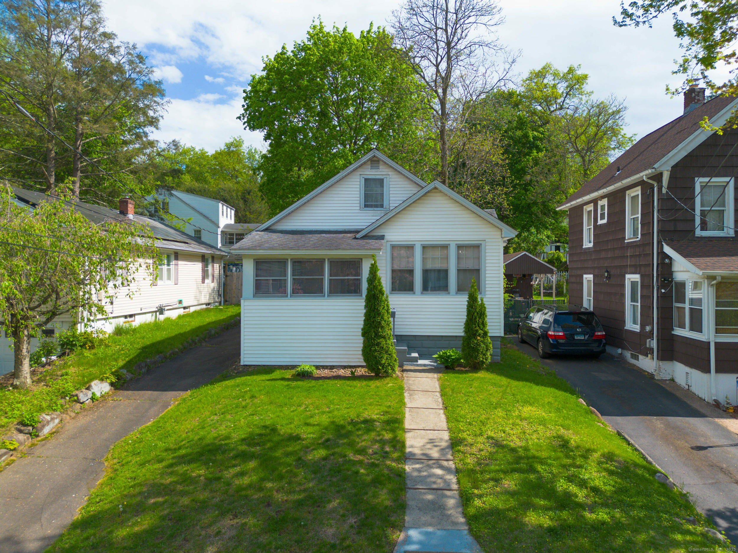Property Photo: 202 Augur Street CT 06517