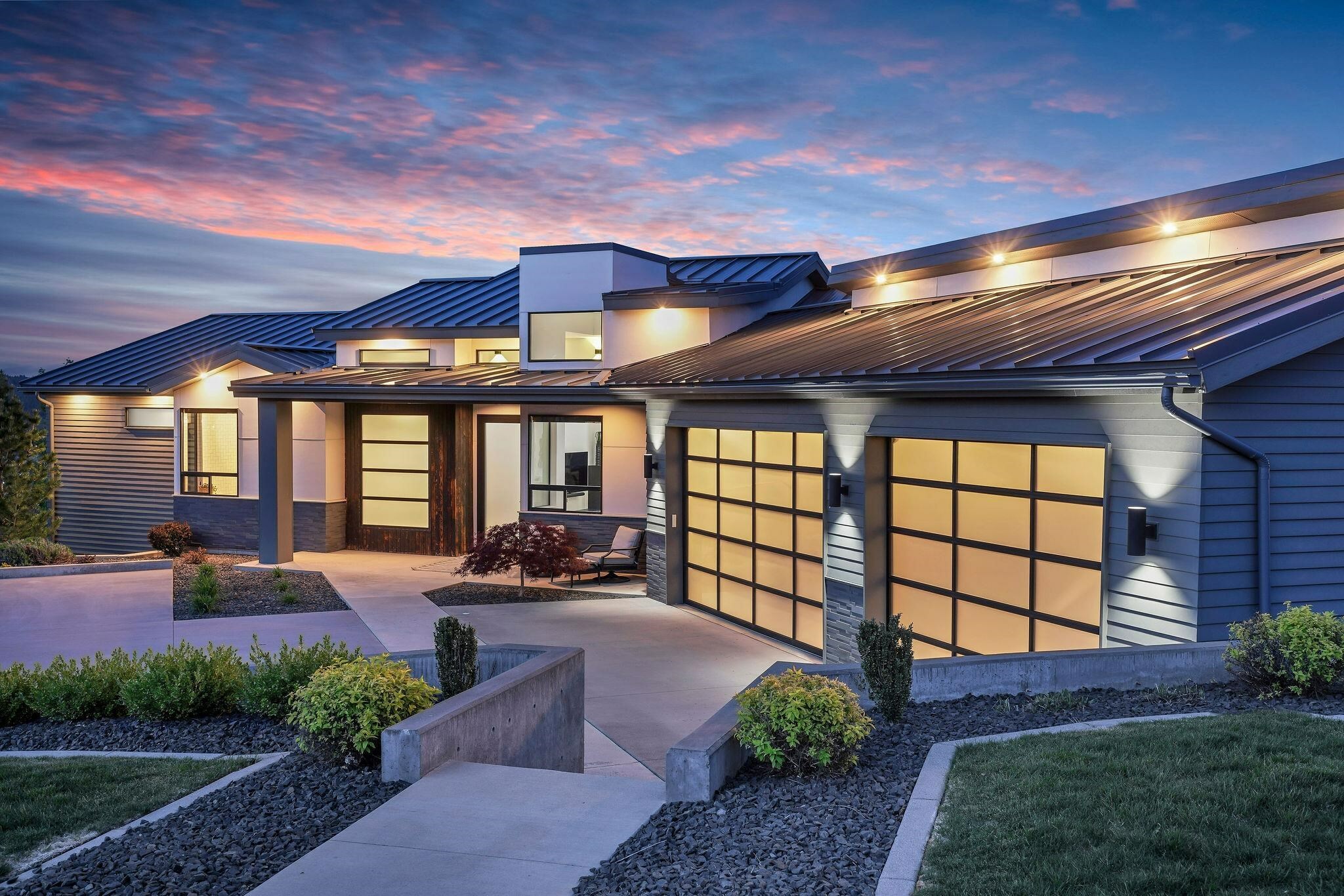 Property Photo: 175 N Holiday Hills Dr WA 99019