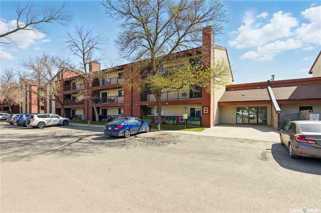 Property Photo: 4040 8th Street E 103B SK S7H 5L4