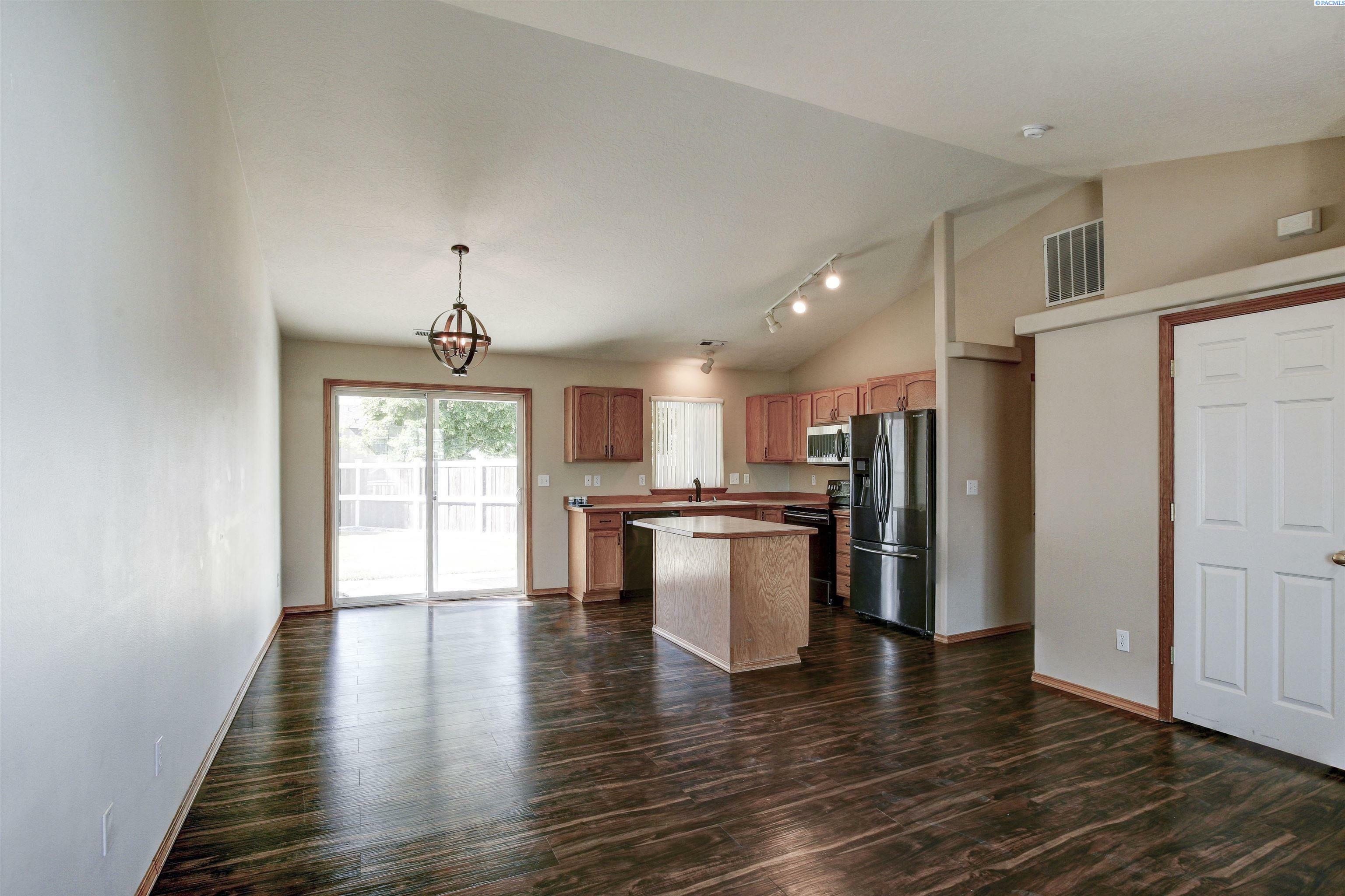 Property Photo: 7808 Deschutes Dr WA 99301