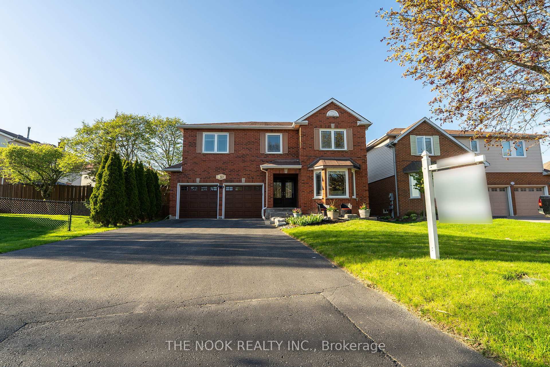 Property Photo: 957 Sproule Crescent ON L1K 2C8