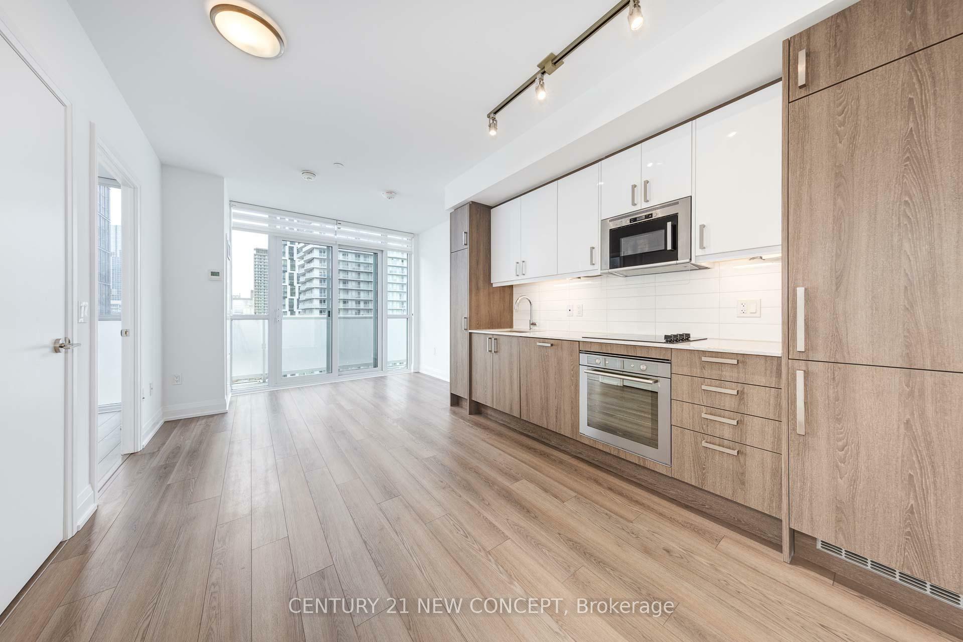 Property Photo: 77 Mutual Street 2106 ON M5B 0B9