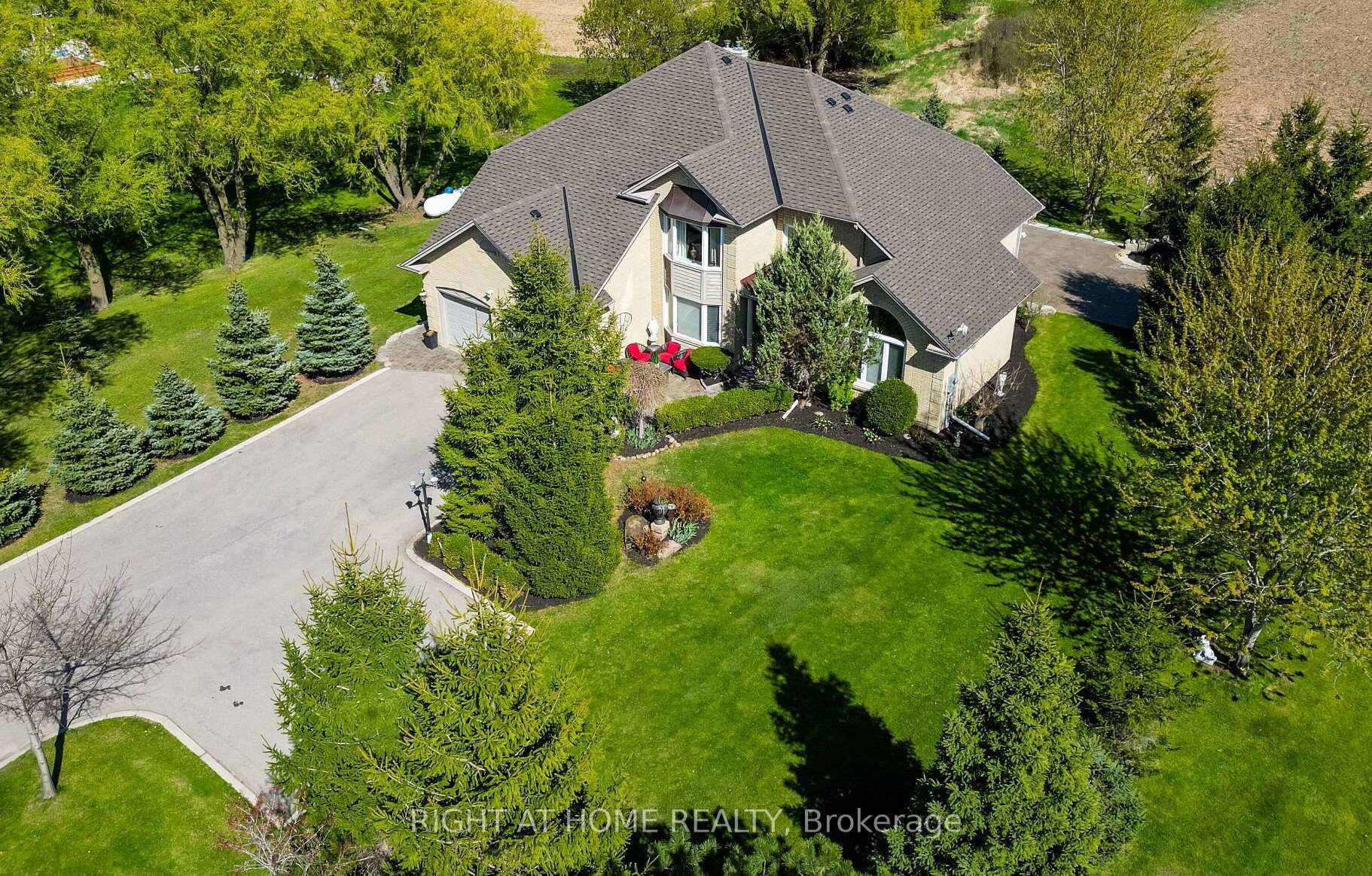Property Photo: 13250 Tenth Side Road ON L7G 4S5