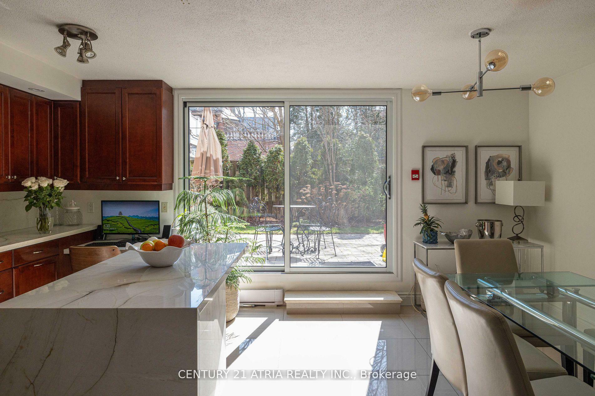 Property Photo: 28 Admiral Road Th4 ON M5R 2L5