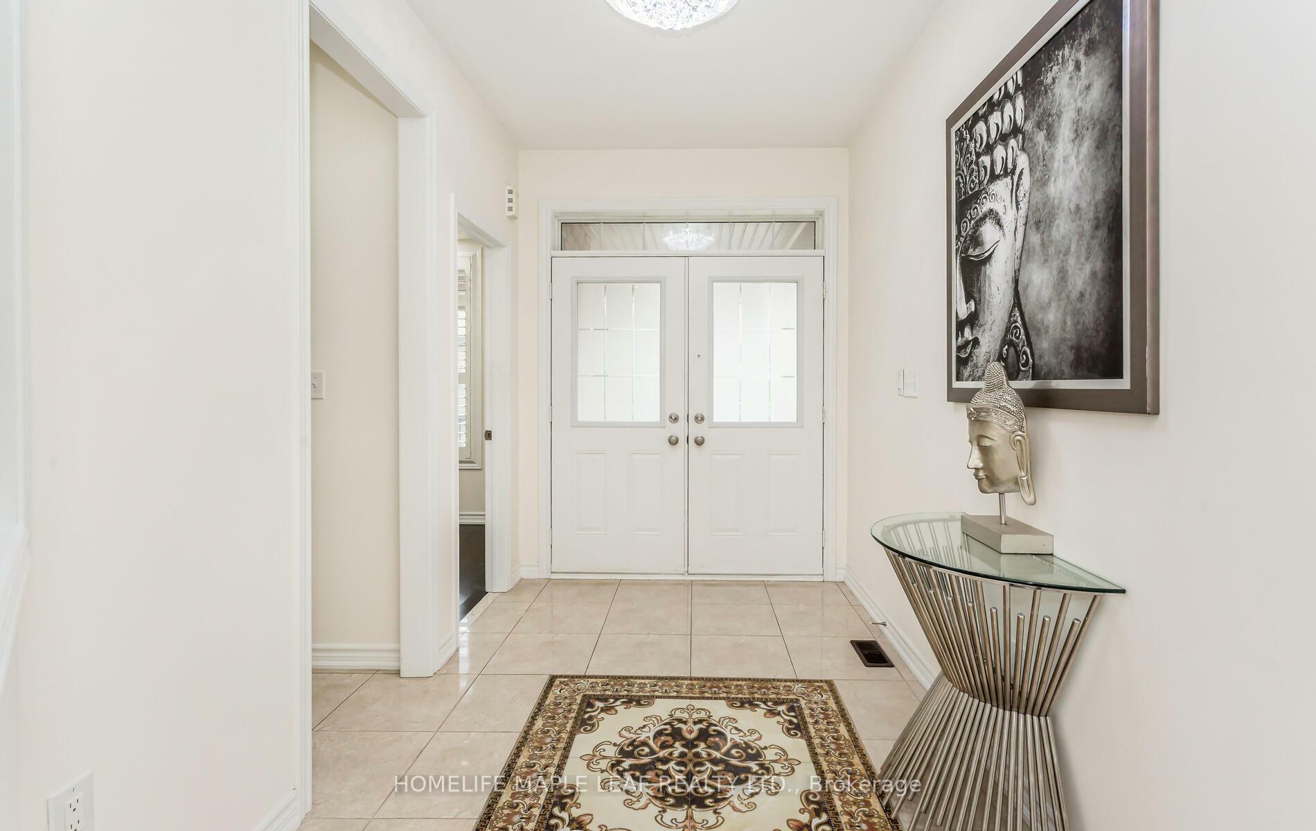 Property Photo: 11 Cloverhaven Road ON L6P 4E4