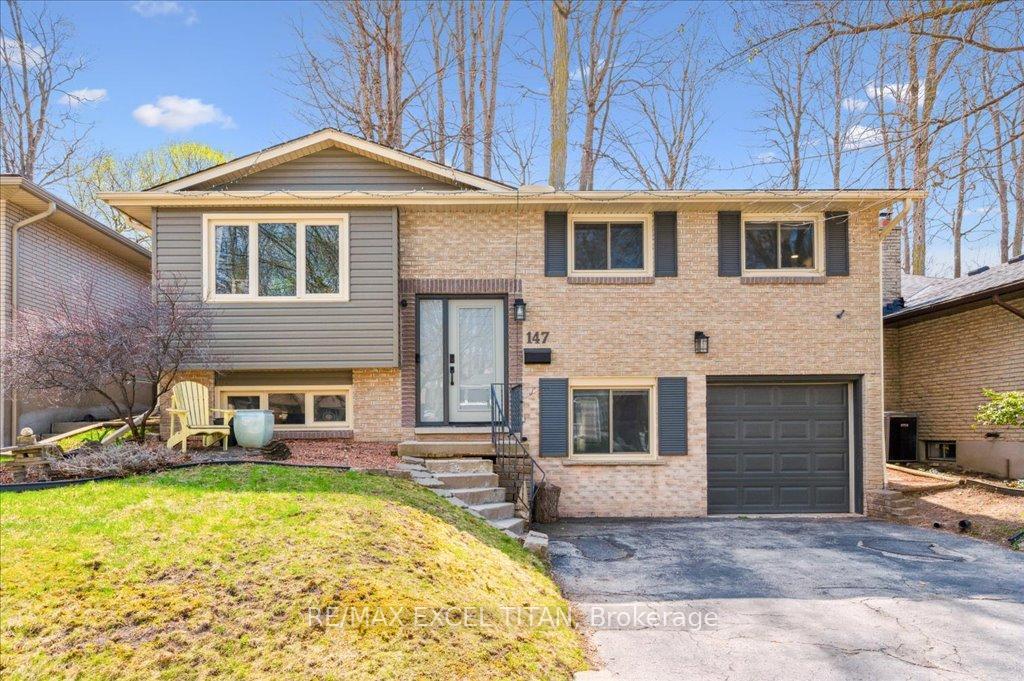 Property Photo: 147 Coach Hill Drive ON N2E 1N7