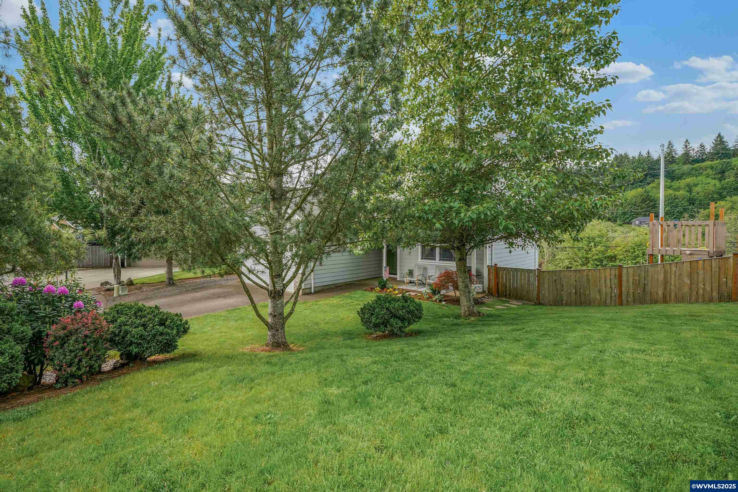 Property Photo: 2719 Cherry Hill Ct NW OR 97304