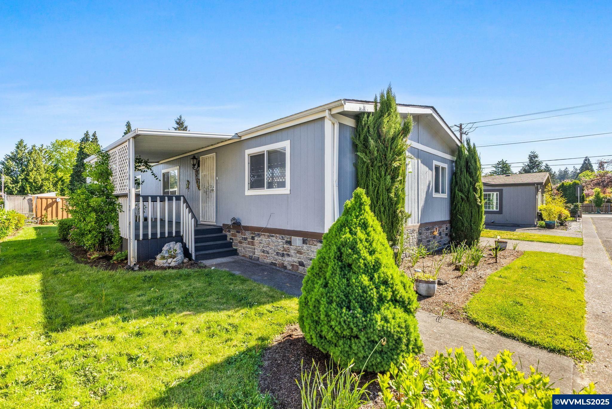 Property Photo: 10523 SE Linwood Av 7 OR 97222