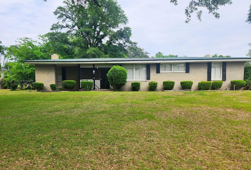 Property Photo: 1008 N Van Buren Street GA 31707