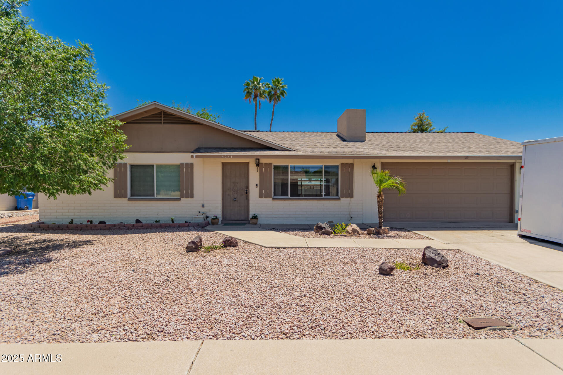 Property Photo: 5031 W Grandview Road AZ 85306