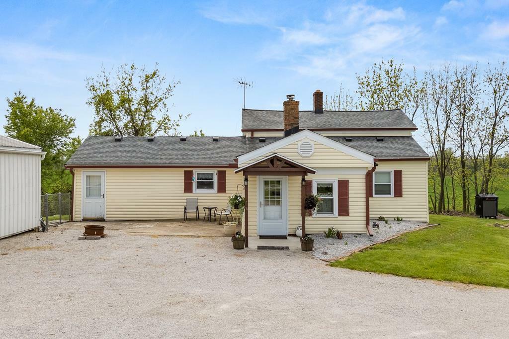 Property Photo: 1439 Twp Rd 593 OH 44805