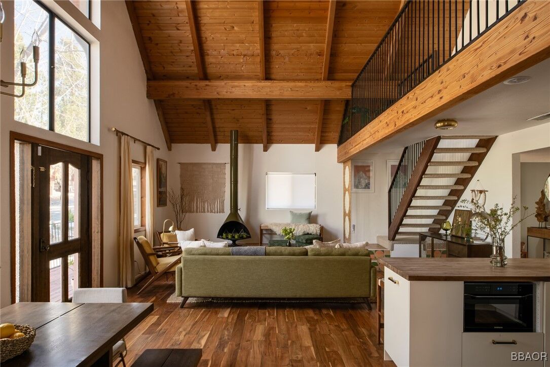 Property Photo:  879 Waldstrasse Way  CA 92315 
