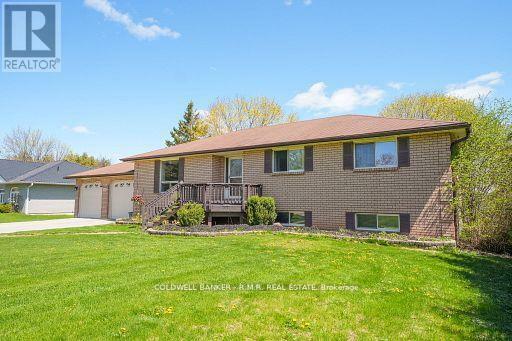 Property Photo: 84 Pinewood Boulevard ON K0M 2T0