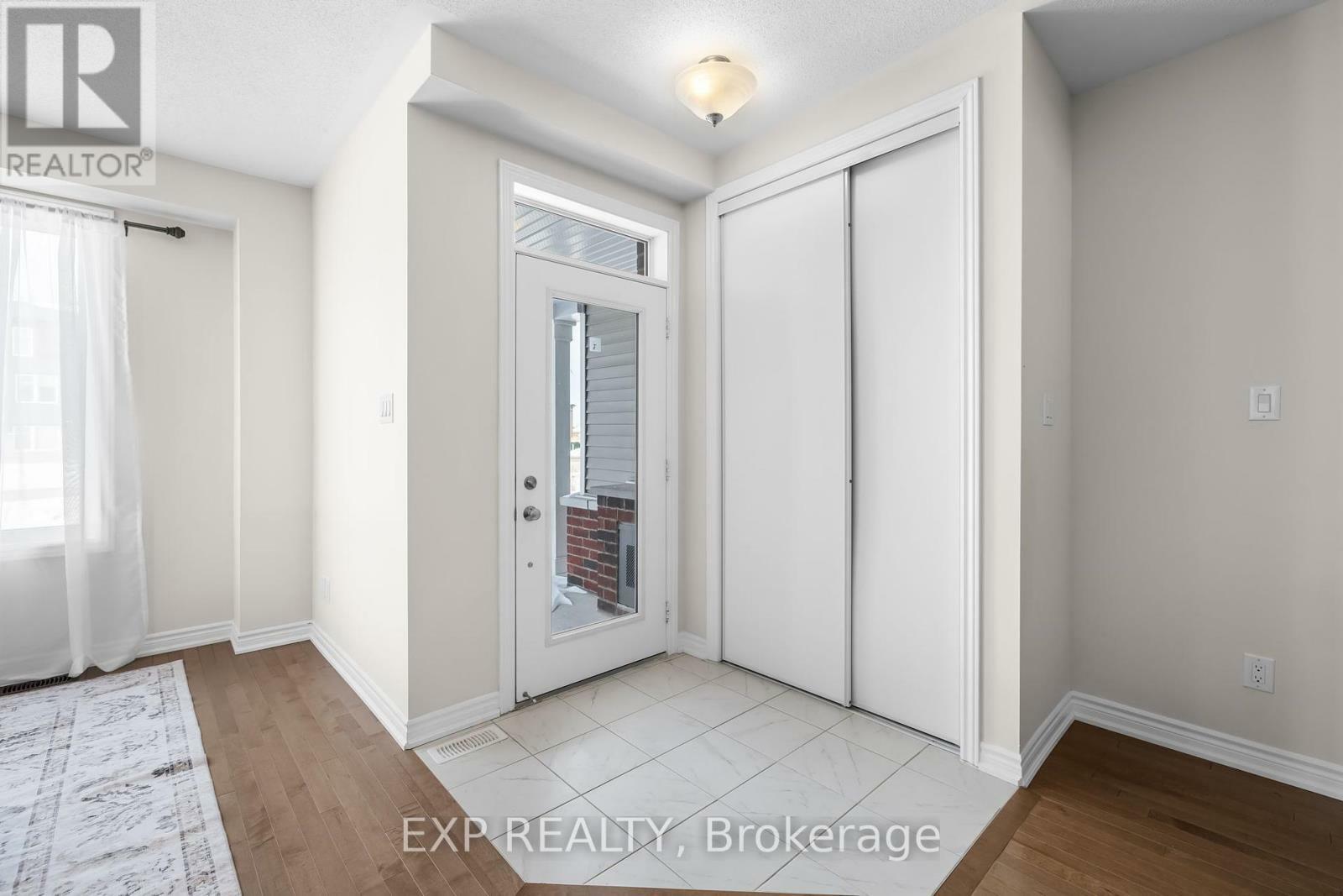 Photo de la propriété: 1074 Chapman Mills Drive ON K2J 6P5