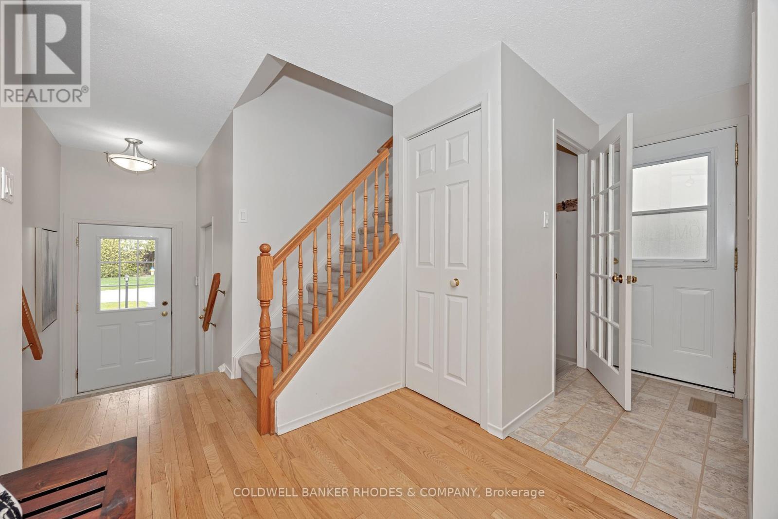Property Photo: 46 Valley Ridge Street ON K2E 7W2