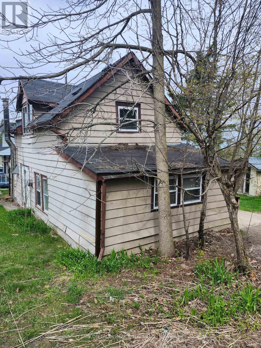 Property Photo: 22 Viamede Street ON K0M 1L0