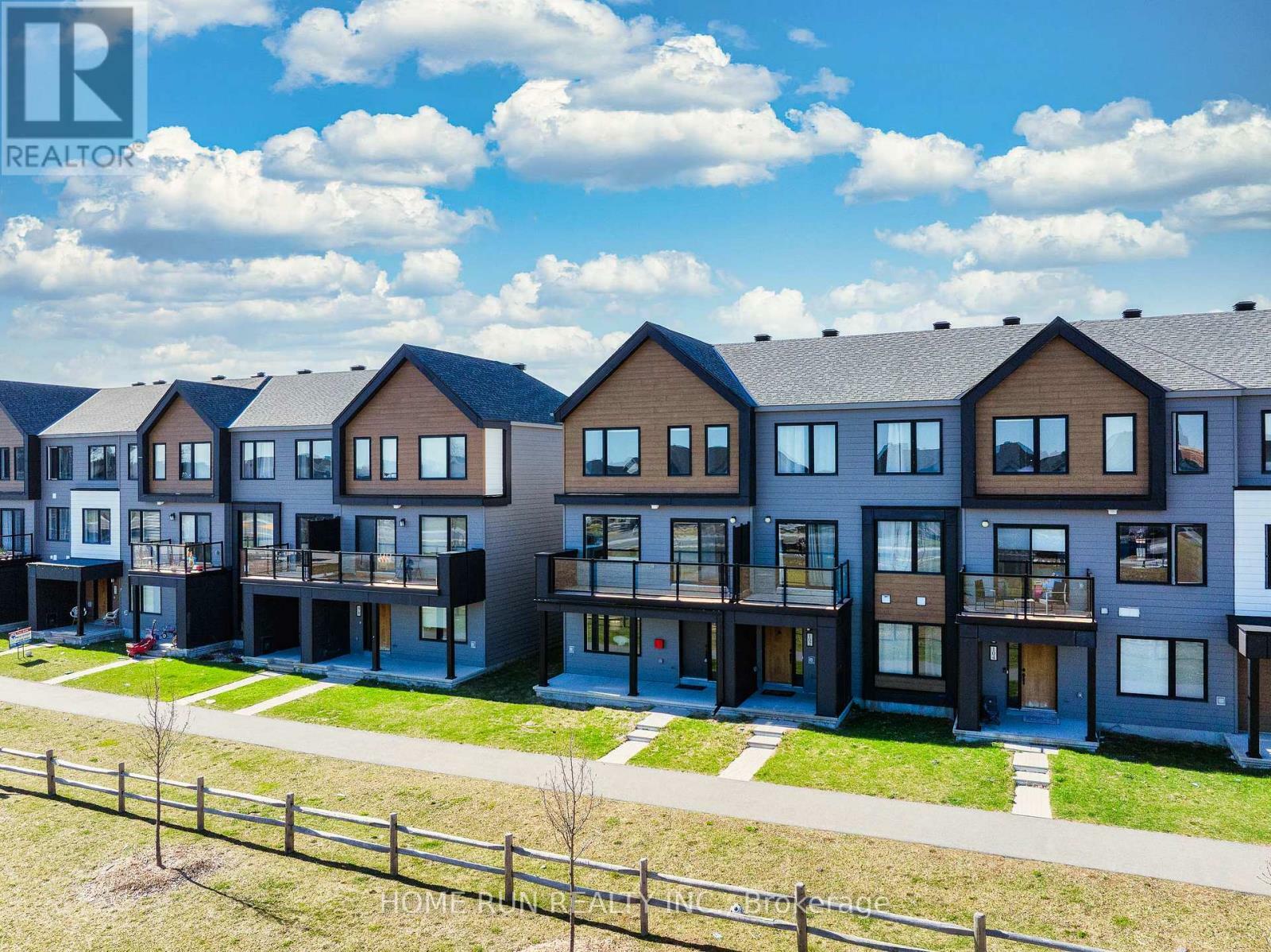 Photo de la propriété: 100 Kyanite Lane ON K2J 7B5