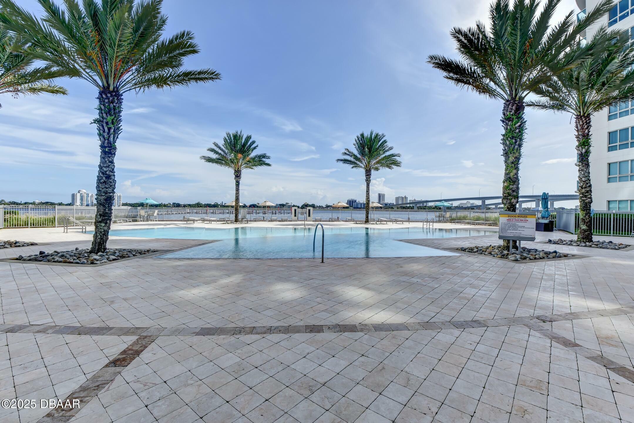 Property Photo: 231 Riverside Drive FL 32117