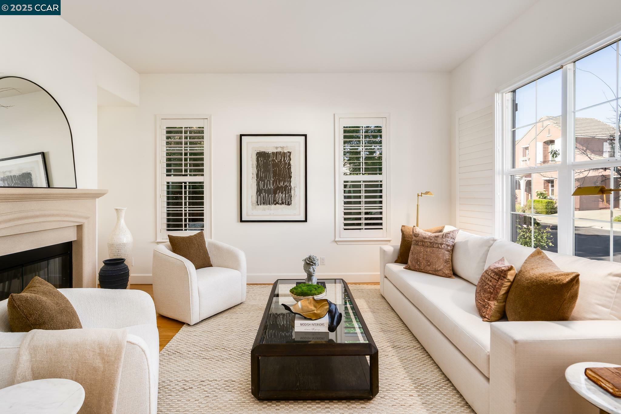 Property Photo: 318 Stanforth Ct CA 94582