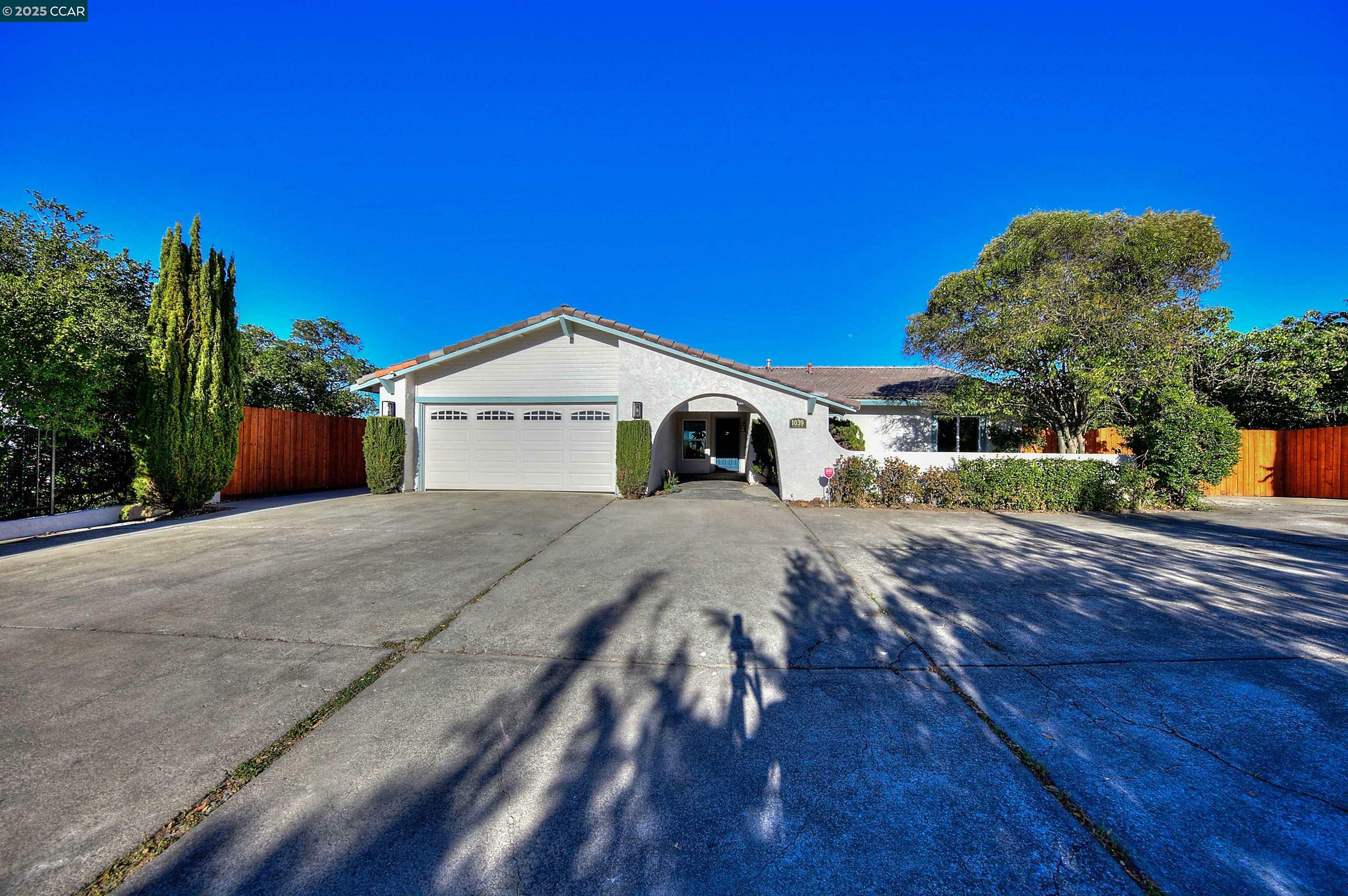 Property Photo: 1039 Veterans Ct CA 94553