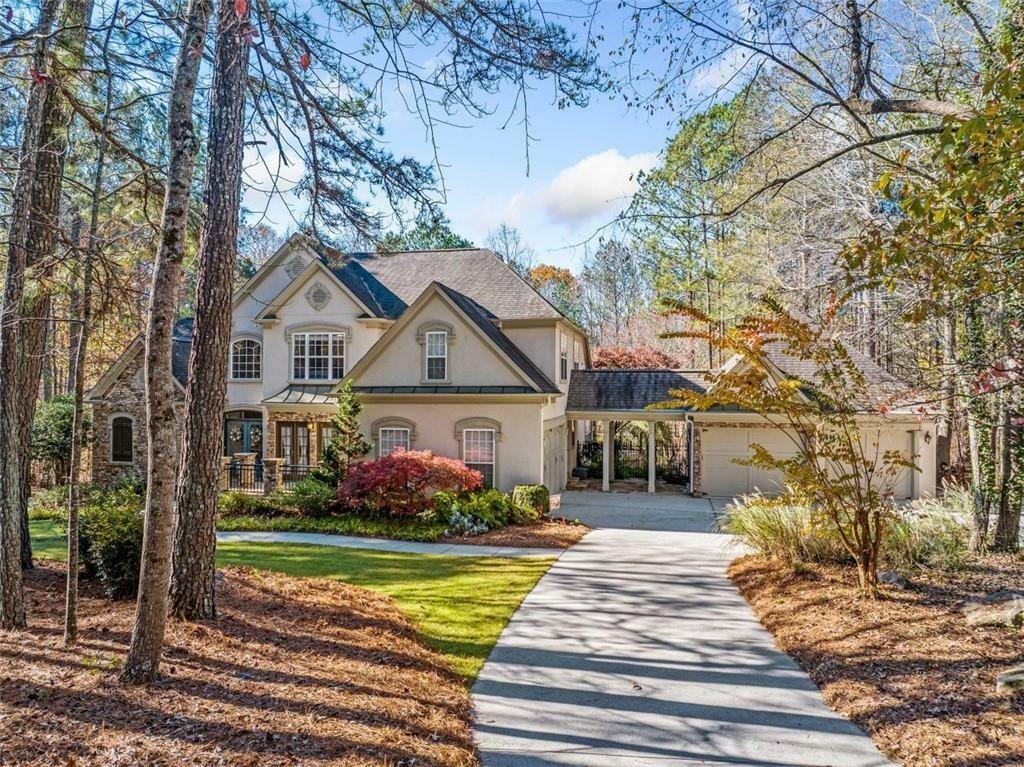 Property Photo: 8170 Hurakan Creek Crossing GA 30028