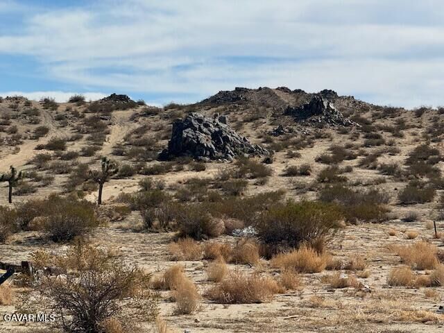 Property Photo:  21500 E Ave Q  CA 93591 