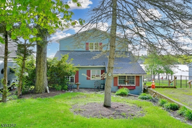 Property Photo: 87 Bearfort Rd NJ 07480