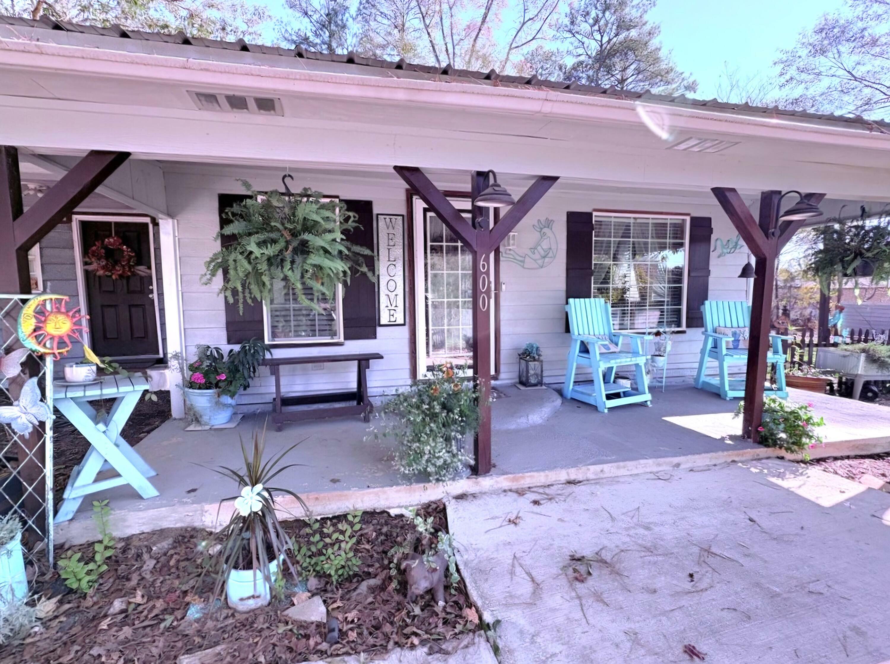 Property Photo: 600 S Lewis Ave MS 39350