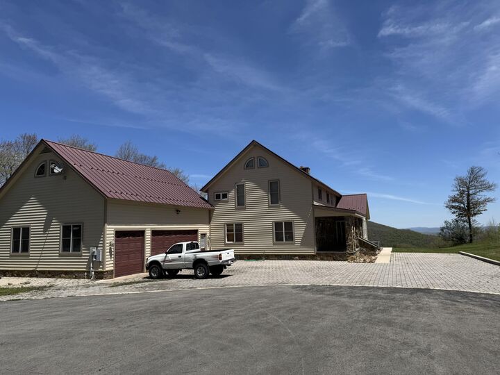Property Photo: 1552 Hunters Ridge Road WV 26209