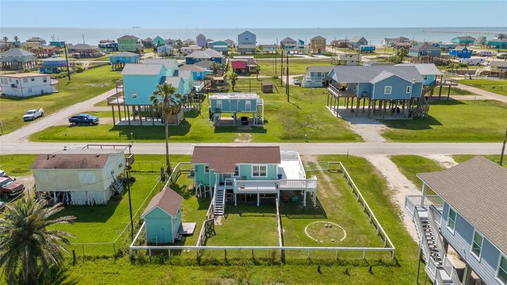 Property Photo: 1010 Fort Velasco Drive TX 77541