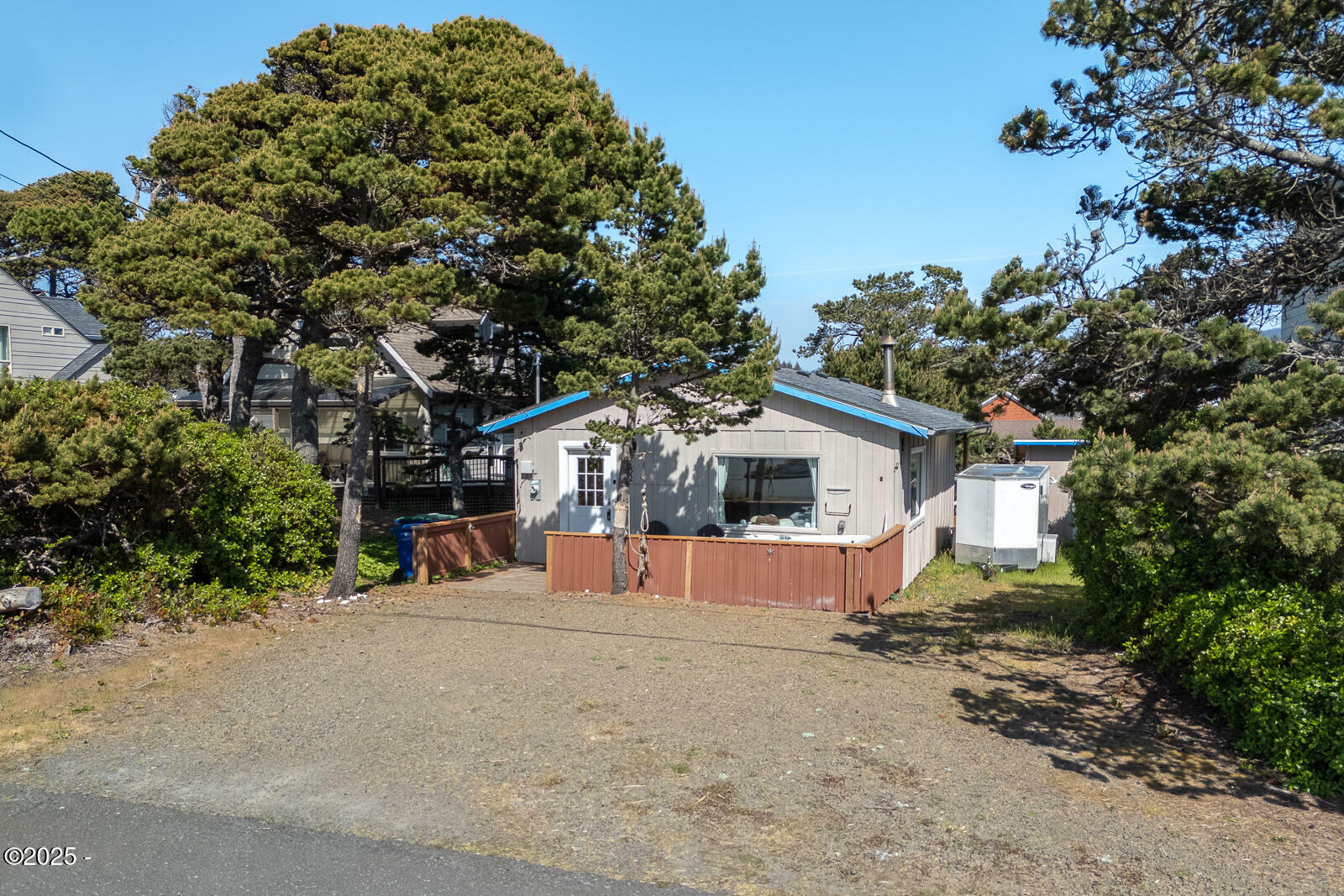 Property Photo: 2132 NW Inlet Avenue OR 97367
