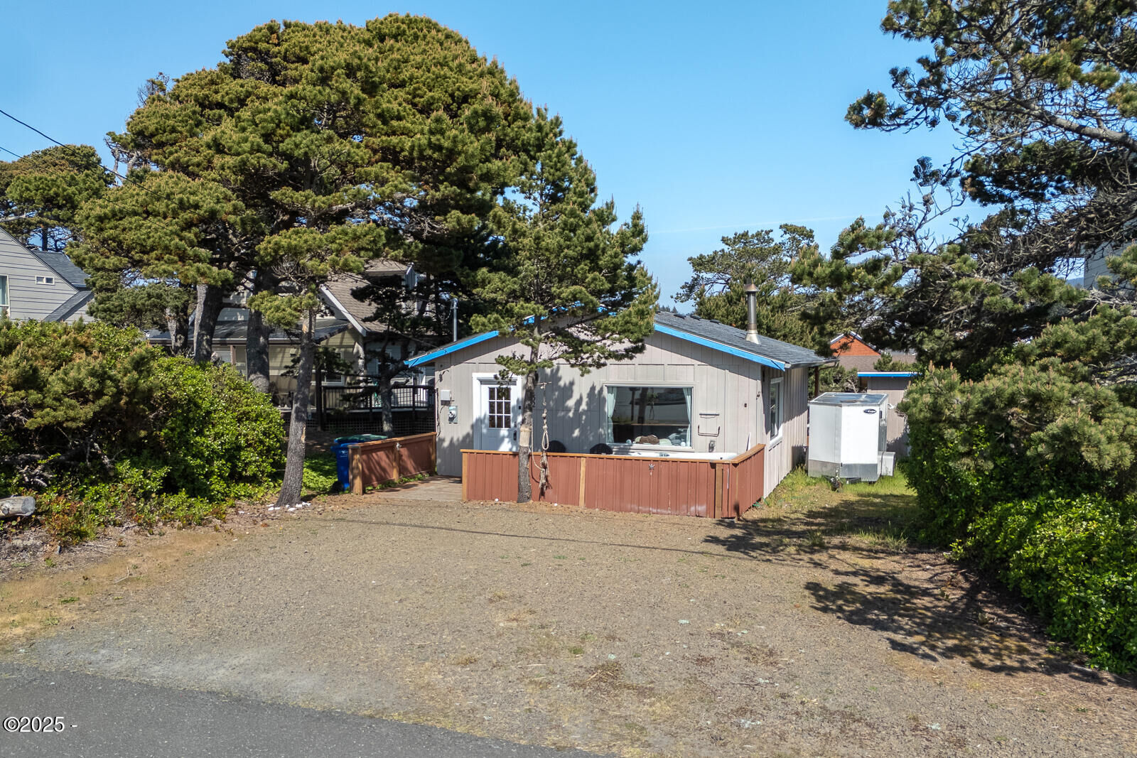 Property Photo: 2132 NW Inlet Avenue OR 97367