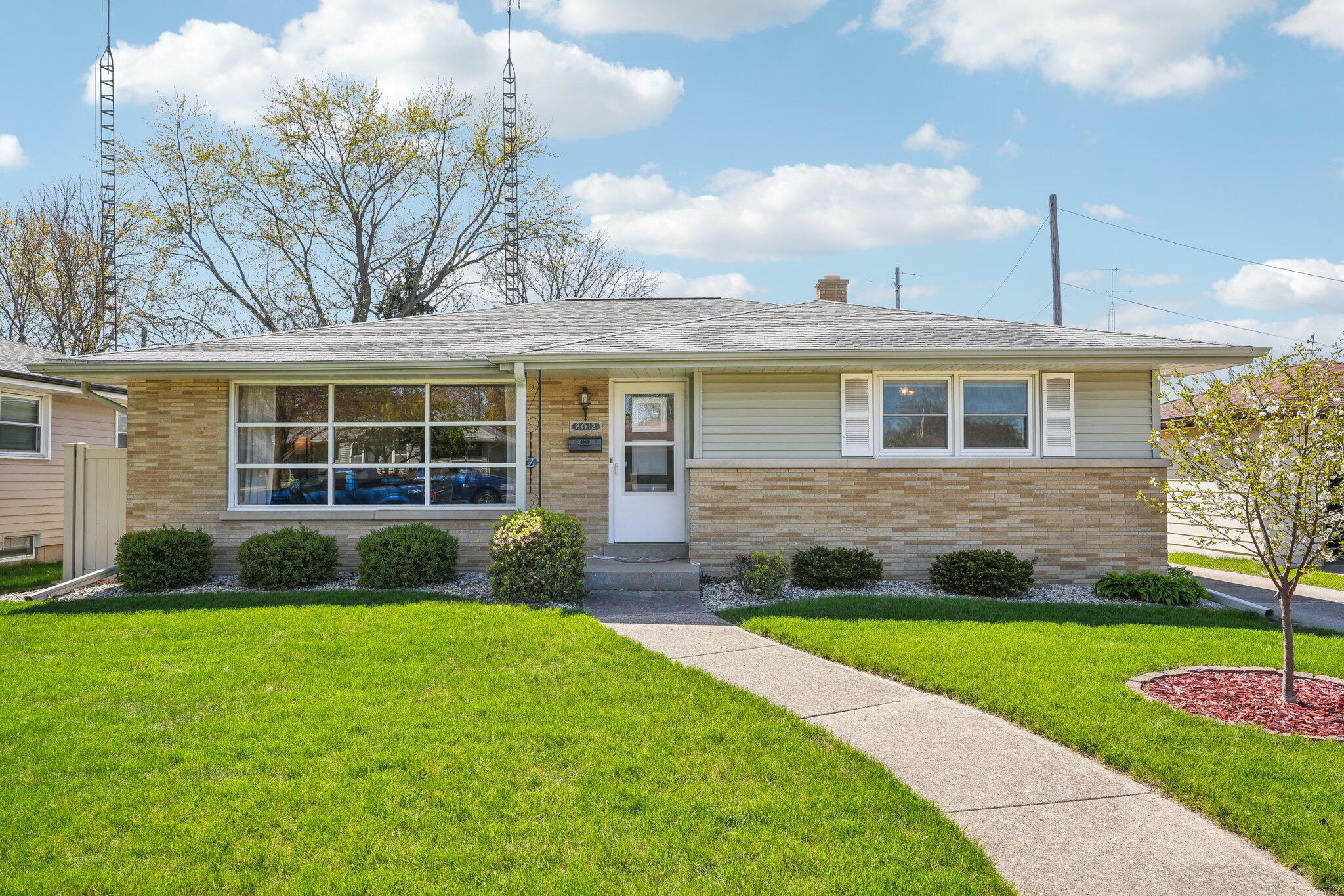 8012 18th Ave  Kenosha WI 53143 photo