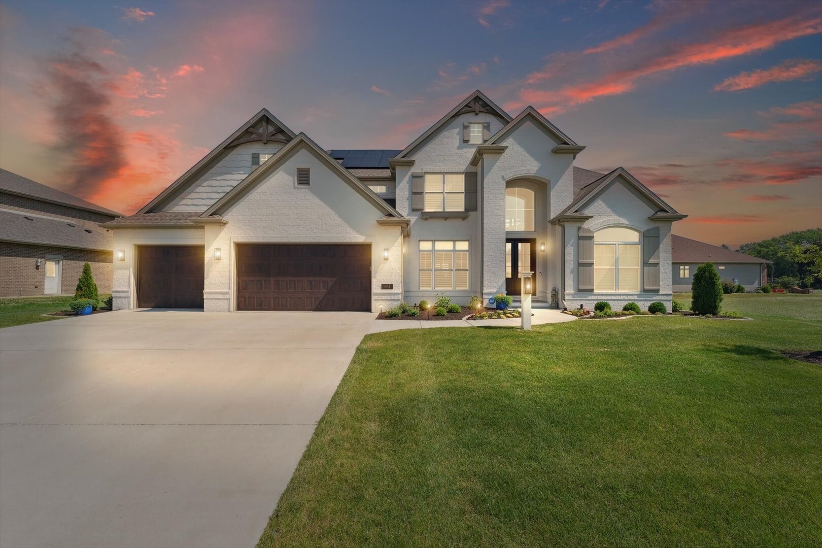 Property Photo:  604 Cayman Way  IL 61874 