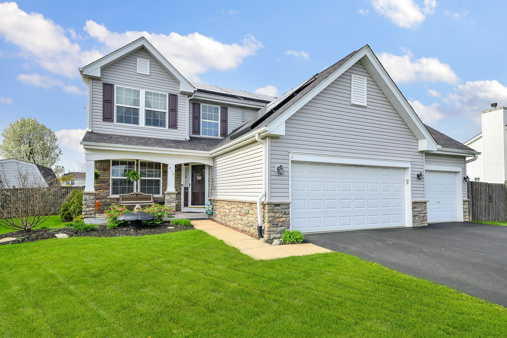 Property Photo: 412 Blue Ridge Drive IL 60543