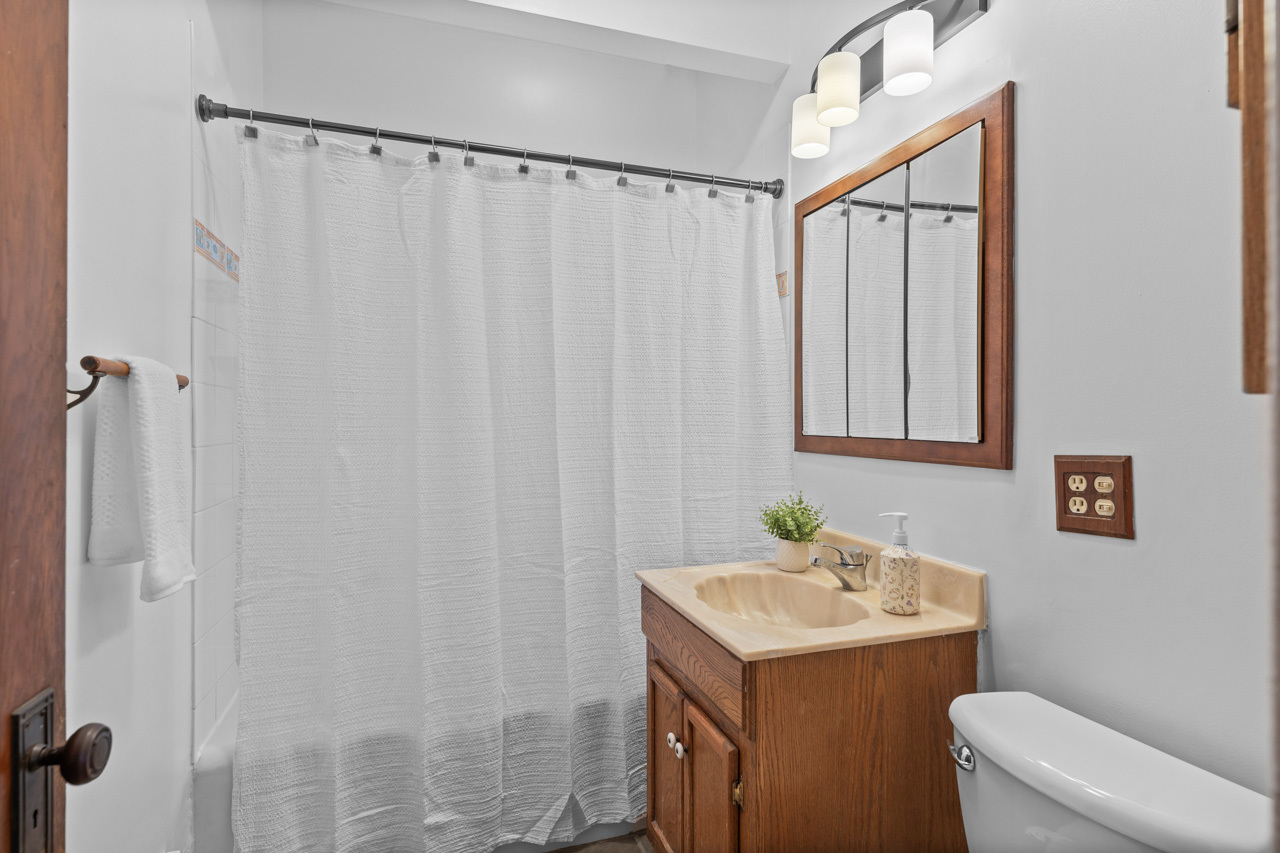 Property Photo: 1683 Van Buren Avenue IL 60018