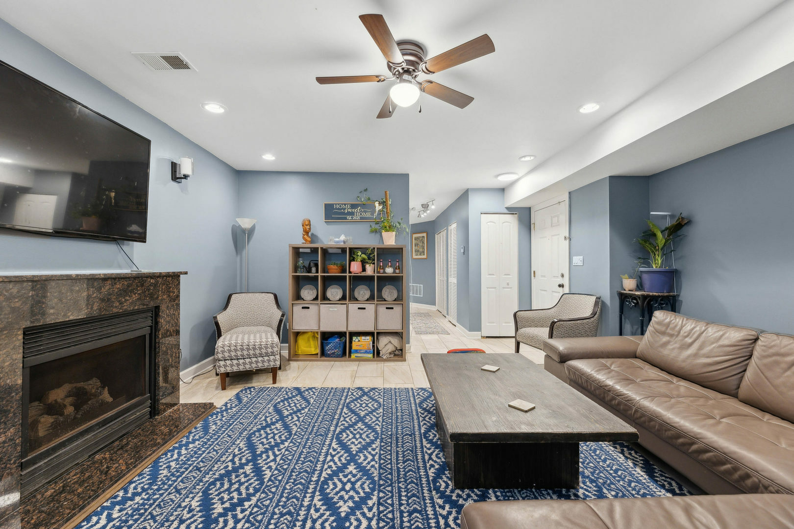 Property Photo: 4854 S Prairie Avenue G IL 60615