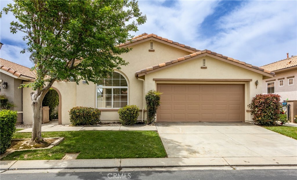Property Photo: 4919 Oakhurst Avenue CA 92220