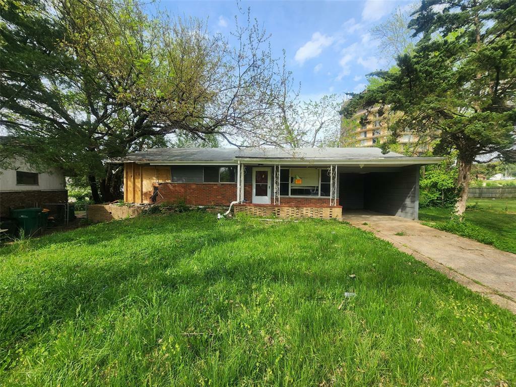 Property Photo: 9950 Cambria Drive MO 63136