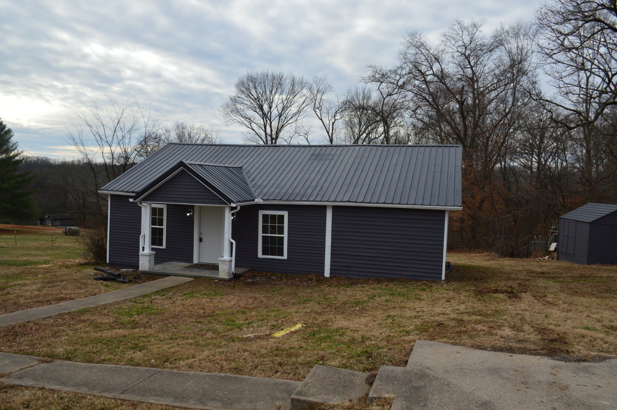 Property Photo: 311 Gip Manning Rd TN 37042