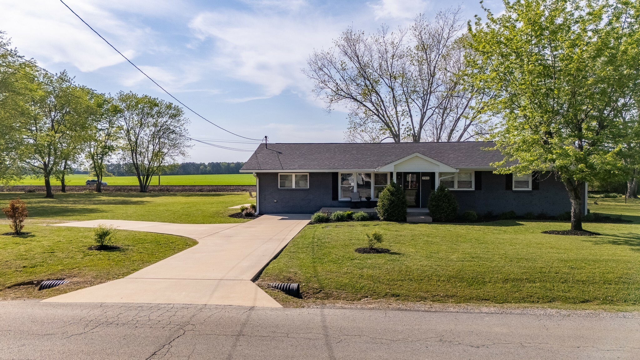 Property Photo: 703 Brenda Ave TN 38469