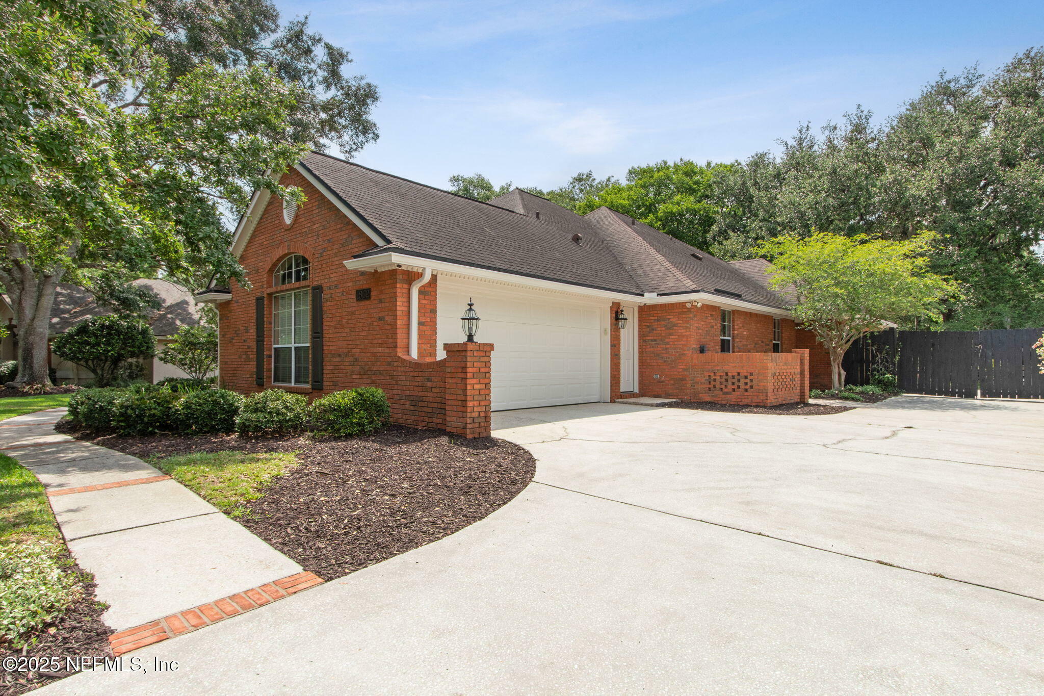 Property Photo: 1862 Hibernia Court FL 32223