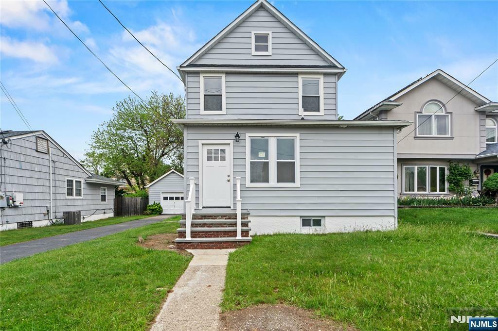 59 Hillside Avenue  Bergenfield NJ 07621 photo