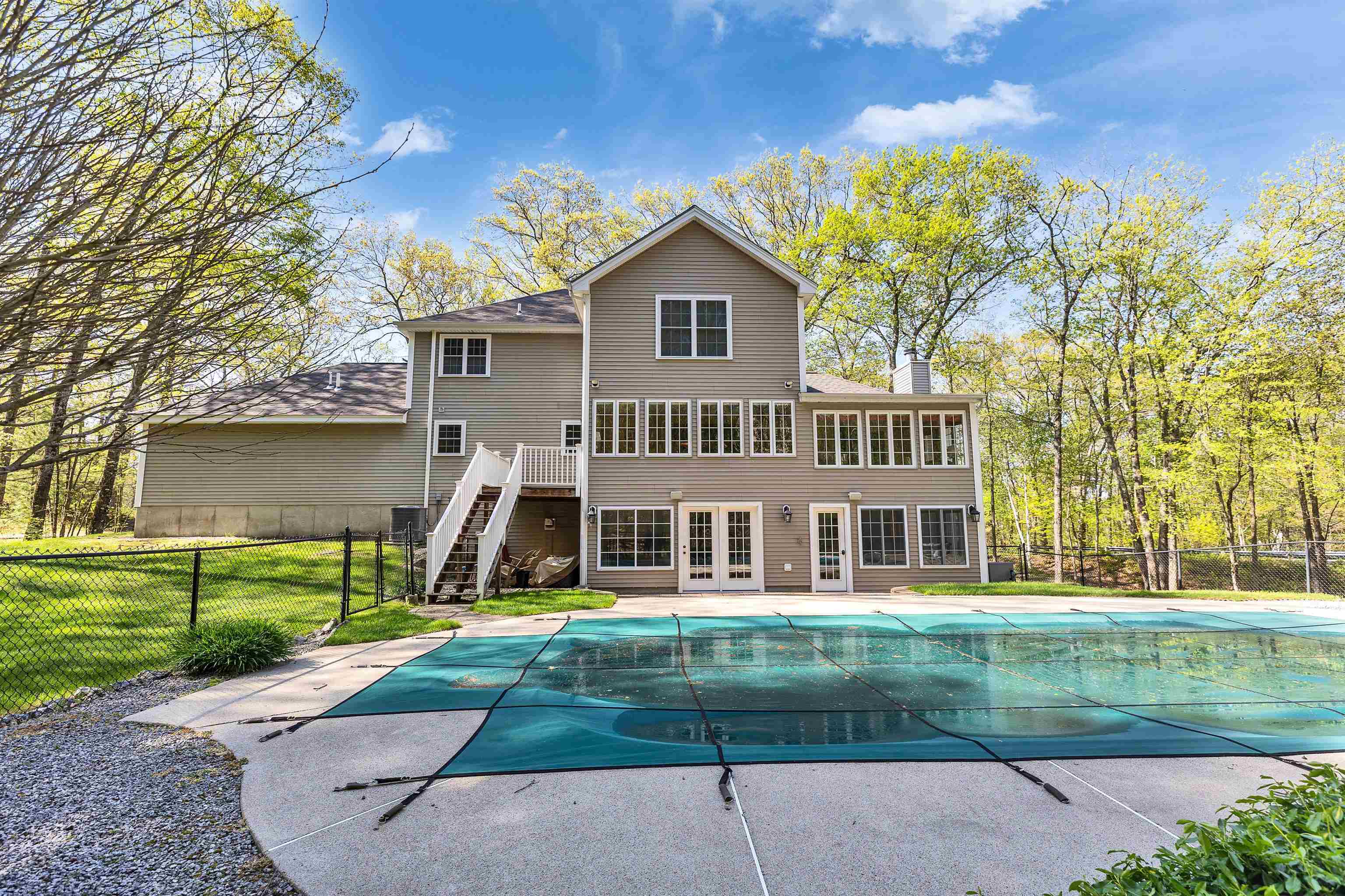 Property Photo:  11 Fieldstone Drive  NH 03106 